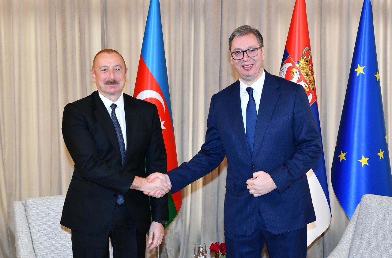 Prezidentin Aleksandar Vuçiç ilə təkbətək görüşü keçirilib – YENİLƏNİB/FOTO  - foto 2