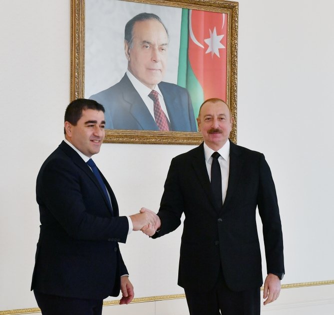 İlham Əliyev Gürcüstan parlamentinin sədrini qəbul edib - FOTO/VİDEO - foto 1