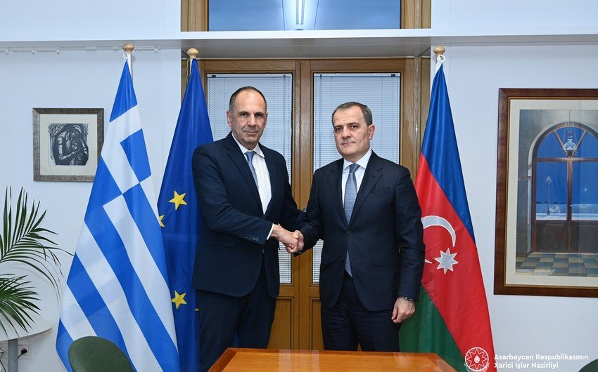 Ceyhun Bayramov yunanıstanlı həmkarı ilə regional əməkdaşlığı müzakirə edib - FOTO - foto 1