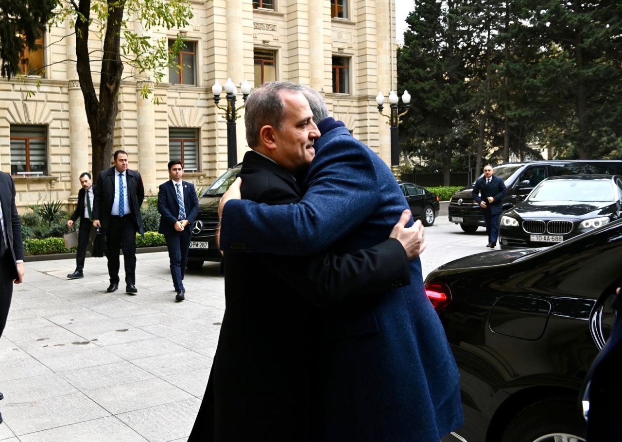 Ceyhun Bayramovla Hakan Fidan arasında geniştərkibli görüş keçirildi – YENİLƏNİB/FOTO   - foto 2