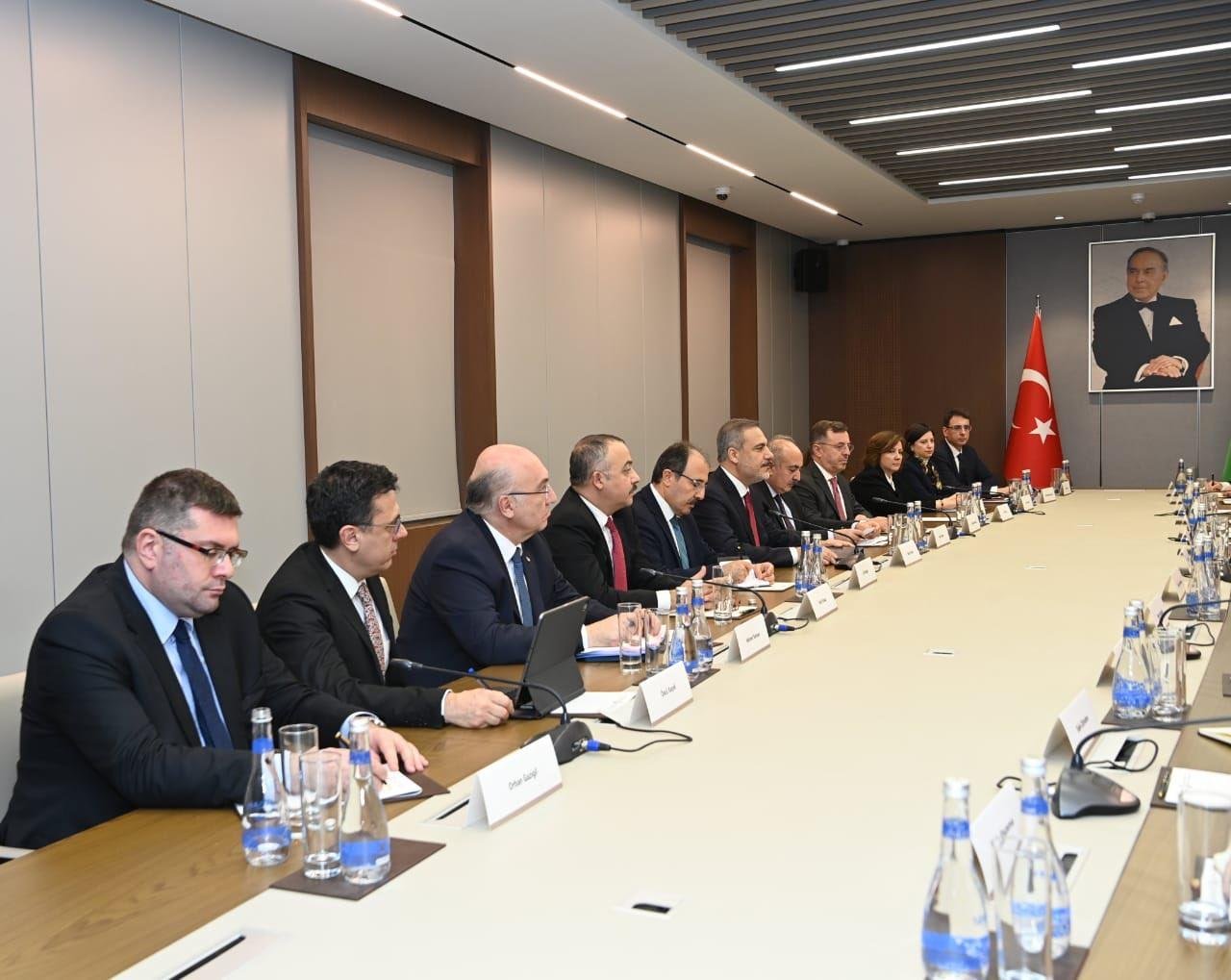 Azərbaycan və Türkiyə XİN başçıları regional vəziyyəti MÜZAKİRƏ EDİBLƏR - FOTO - foto 2