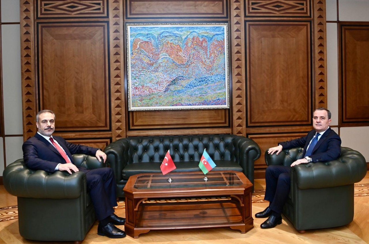 Azərbaycan və Türkiyə XİN başçıları regional vəziyyəti MÜZAKİRƏ EDİBLƏR - FOTO - foto 1