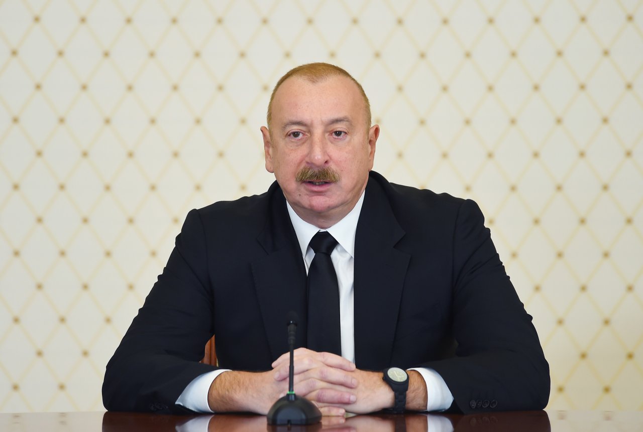 Prezident müşavirə KEÇİRDİ - FOTO/VİDEO - foto 1