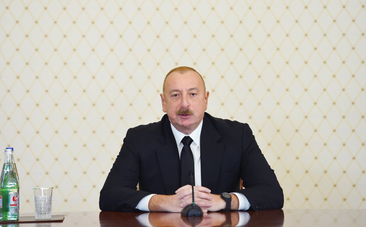 Prezident müşavirə KEÇİRDİ - FOTO/VİDEO - foto 3