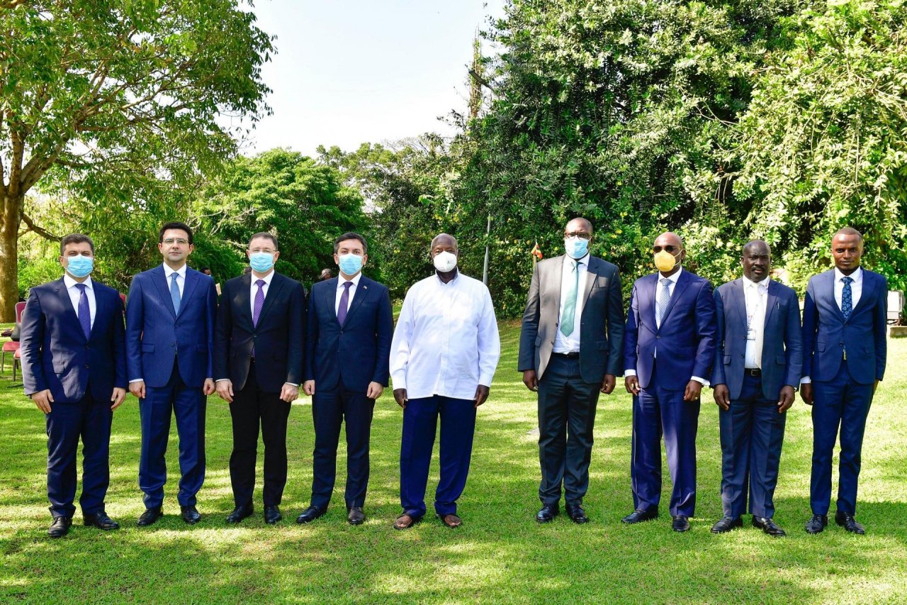 Uqanda Prezidenti Azərbaycanı COP29-a ev sahibi qismində seçilməsi münasibəti ilə təbrik edib - FOTO - foto 1