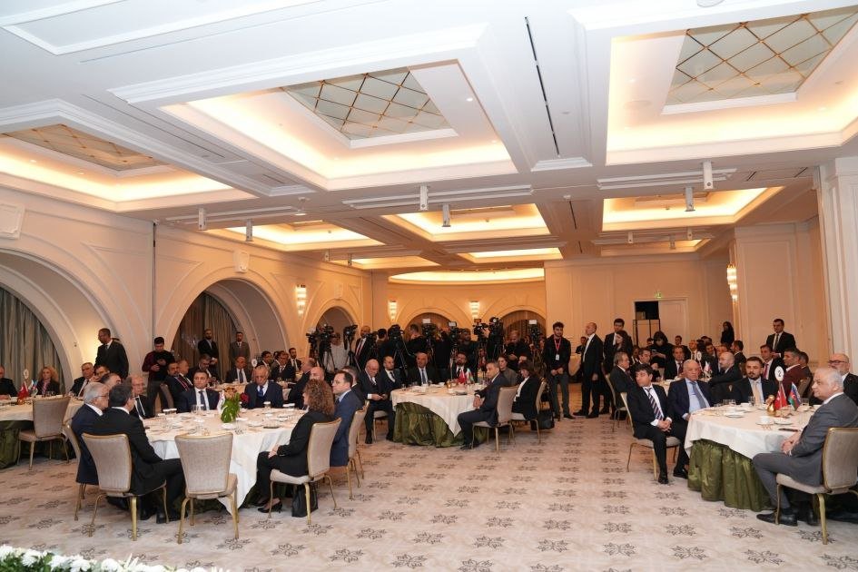 Bakıda Türkiyənin vitse-prezidentinin iştirakı ilə “İş dünyasının görüşü” adlı tədbir keçirilir - FOTO - foto 4