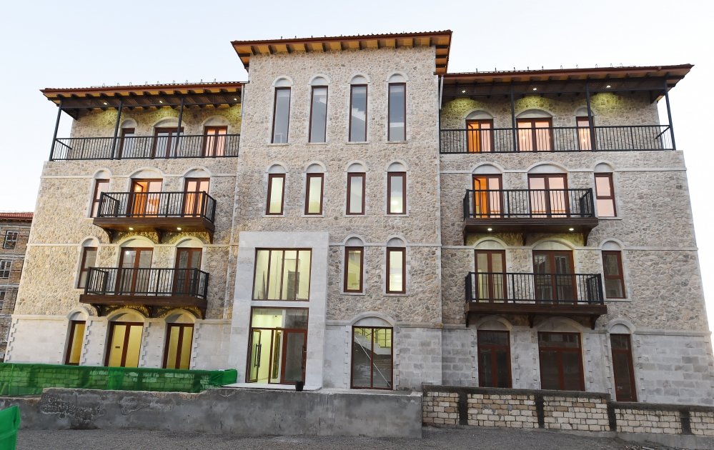 Prezident Şuşada tikinti işləri ilə tanış olub - FOTO - foto 6