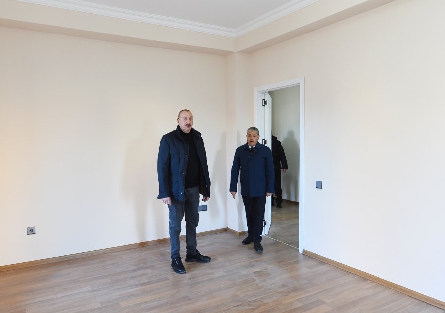İlham Əliyev Şuşada 23 binanın tikinti işləri ilə tanış olub - FOTO - foto 3