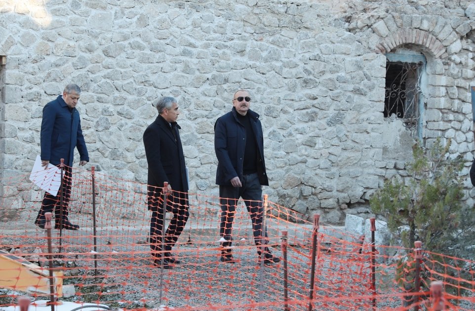 Prezident Aşağı Gövhər Ağa məscidində – FOTO  - foto 1