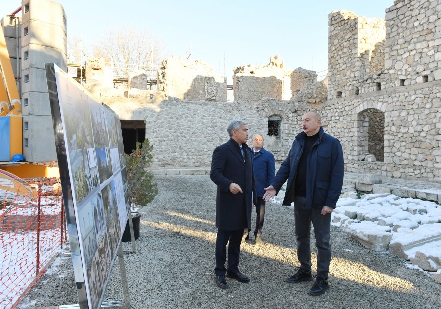 Prezident Aşağı Gövhər Ağa məscidində – FOTO  - foto 3