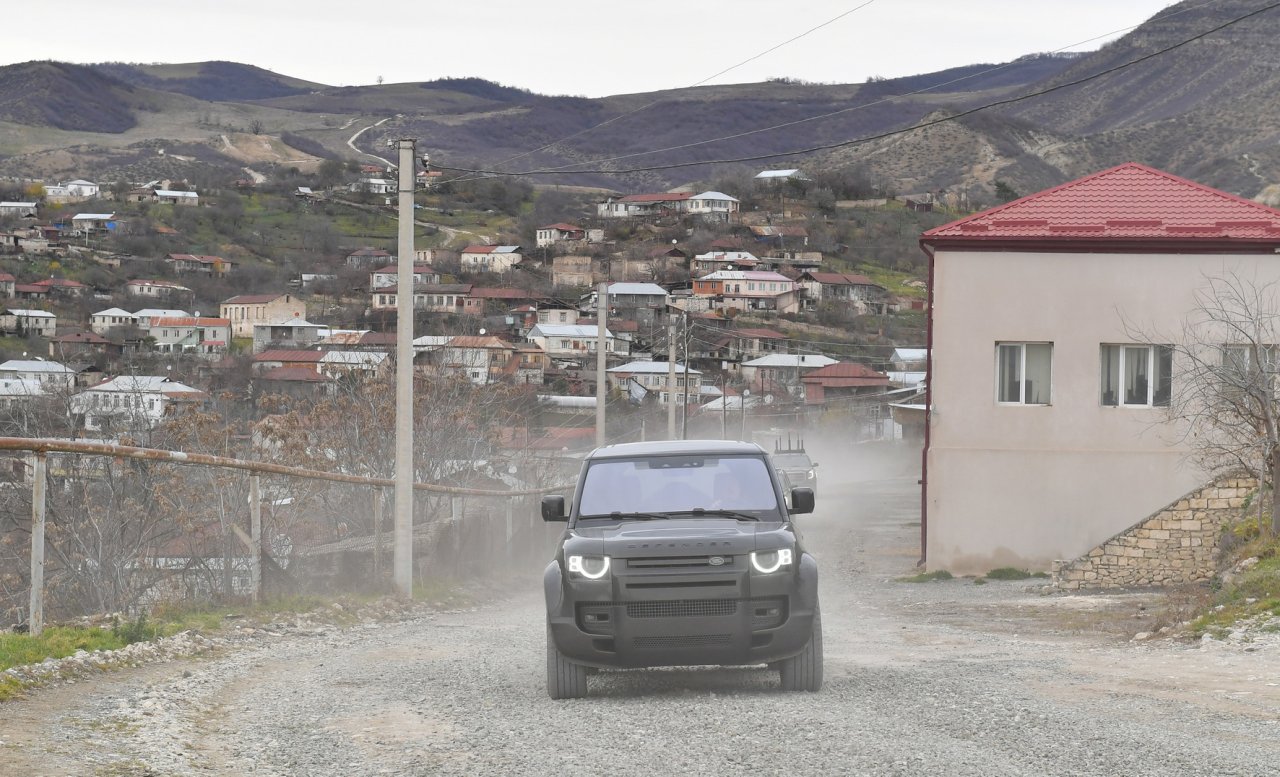 İlham Əliyev Xocalı rayonunun Xanabad kəndinə gedib - FOTO/VİDEO - foto 5