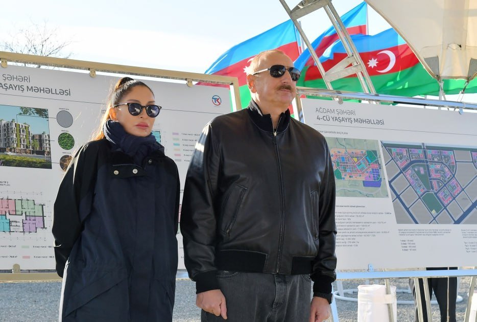Prezident Ağdam şəhərində 4-cü  yaşayış kompleksinin təməlqoyma mərasimində - FOTO/VİDEO - foto 1