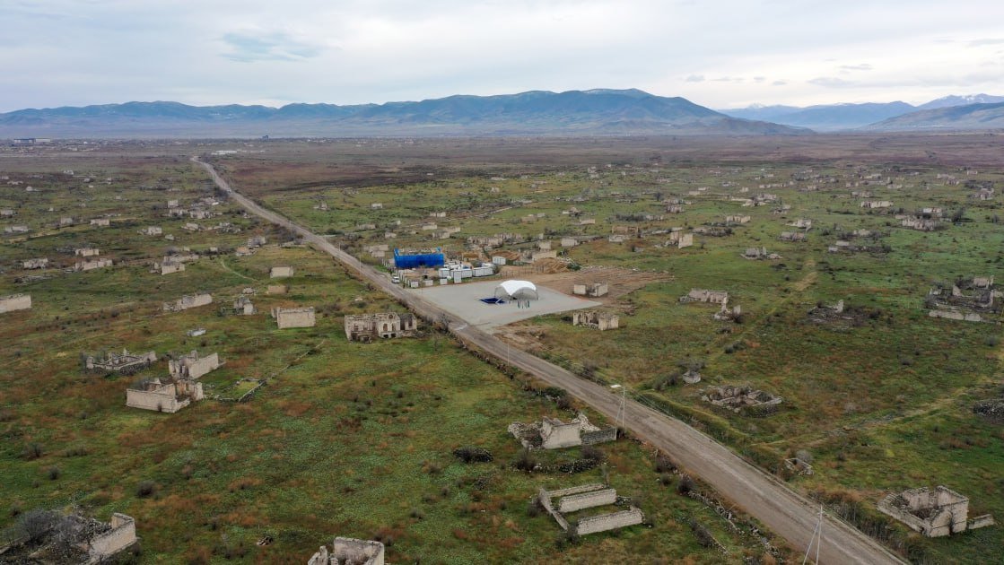 İlham Əliyev Ağdamın Qiyaslı kəndinin təməlini qoydu - FOTO/VİDEO - foto 2