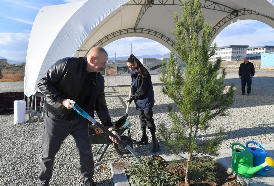 Prezident və xanımının Ağdam səfərindən MARAQLI FOTOLAR - foto 1