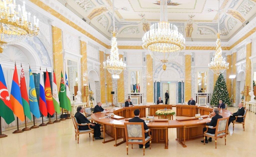 MDB dövlət başçılarının qeyri-rəsmi sammiti KEÇİRİLİB - FOTO/VİDEO - foto 6