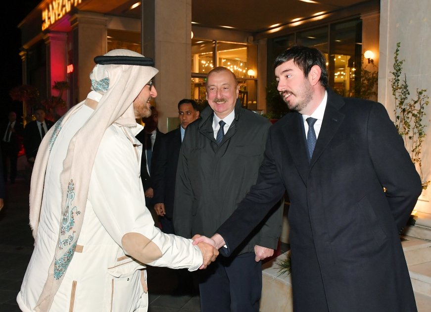İlham Əliyevin adından BƏƏ liderinin şərəfinə rəsmi ziyafət verilib - FOTO - foto 3
