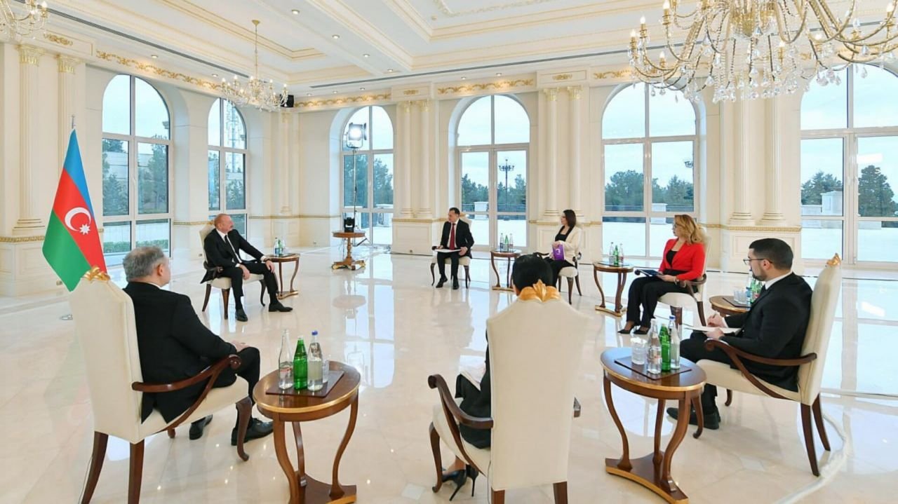 Prezidentin yerli televiziyalara müsahibəsindən TARİXİ MESAJLAR - foto 2
