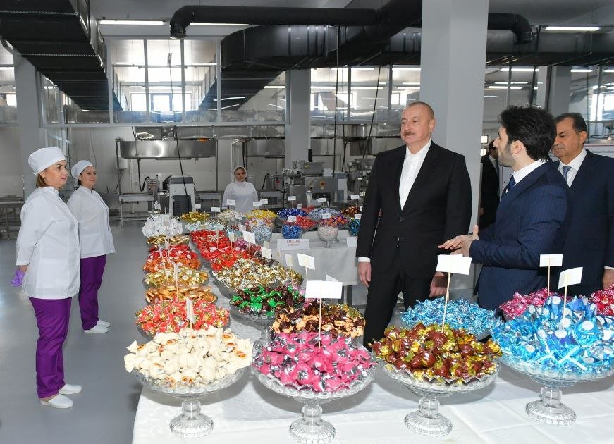 Prezident Lənkəranda qənnadı məhsullarının istehsalı müəssisəsində - FOTO/VİDEO - foto 2