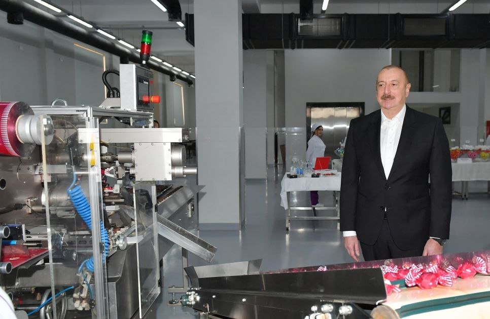 Prezident Lənkəranda qənnadı məhsullarının istehsalı müəssisəsində - FOTO/VİDEO - foto 5