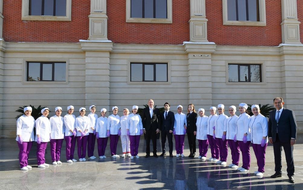 Prezident Lənkəranda qənnadı məhsullarının istehsalı müəssisəsində - FOTO/VİDEO - foto 3