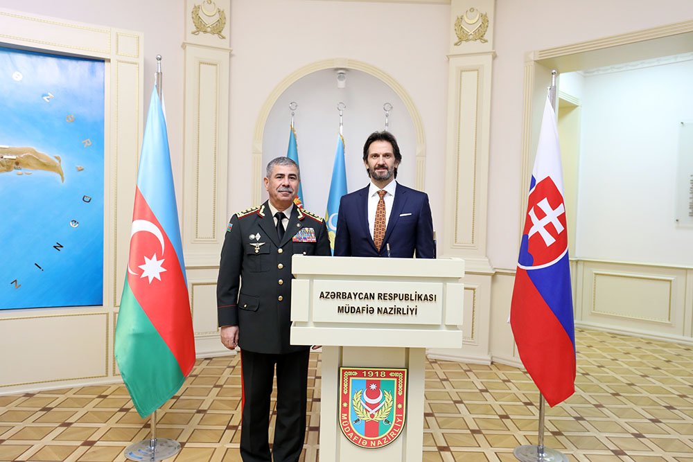 Azərbaycan və Slovakiya arasında hərbi sahədə müzakirələr aparılıb - FOTO/VİDEO - foto 2