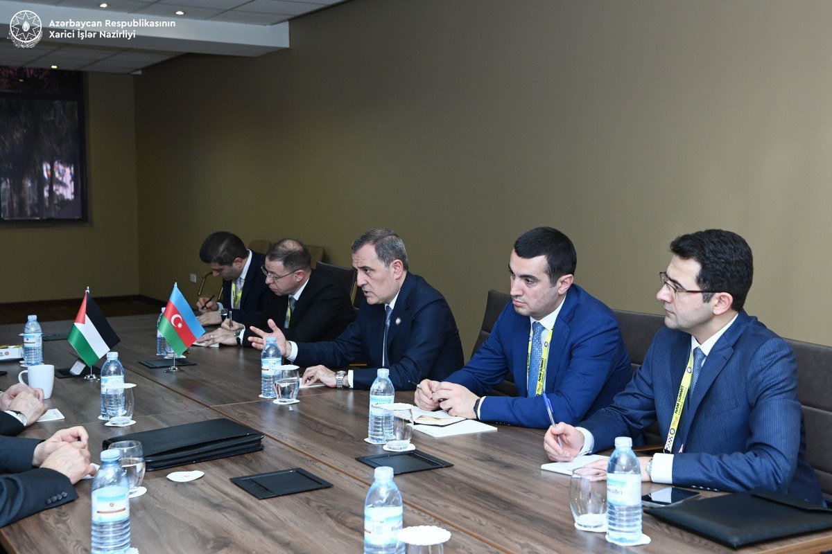 Ceyhun Bayramov fələstinli həmkarı ilə Qəzzadakı vəziyyəti müzakirə edib - FOTO - foto 1