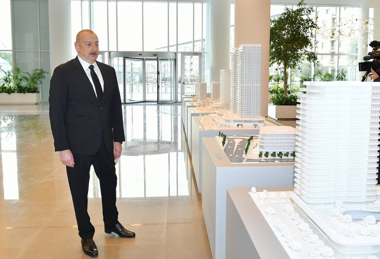 Prezident Bakı Ağ Şəhərin Mərkəzi Park Kvartalında - FOTO/VİDEO - foto 11