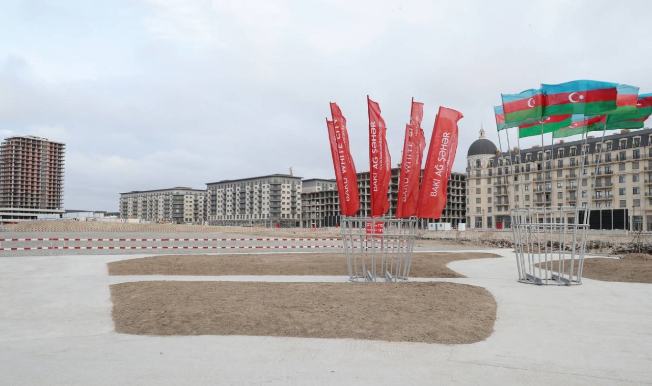 Prezident Bakı Ağ Şəhərin Mərkəzi Park Kvartalında - FOTO/VİDEO - foto 17