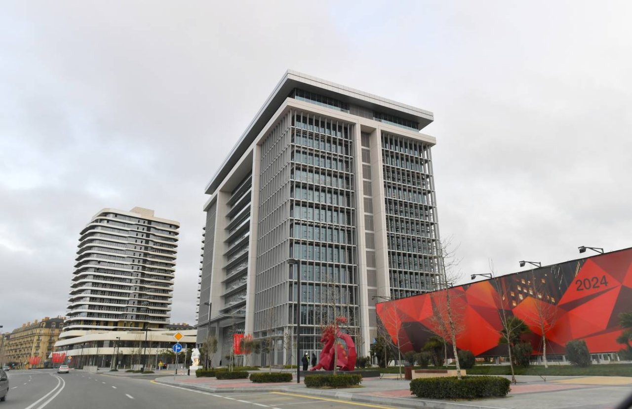 Prezident Bakı Ağ Şəhərin Mərkəzi Park Kvartalında - FOTO/VİDEO - foto 16