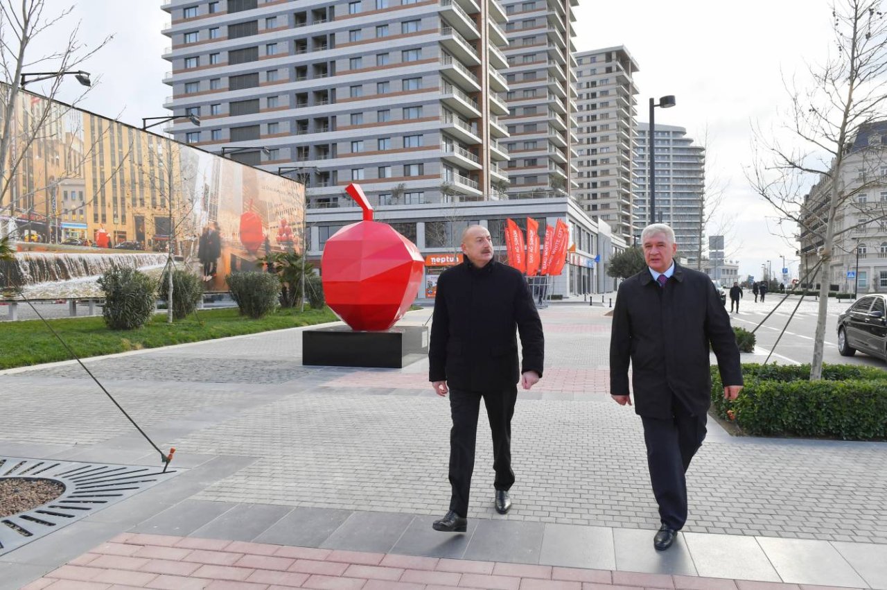 Prezident Bakı Ağ Şəhərin Mərkəzi Park Kvartalında - FOTO/VİDEO - foto 7