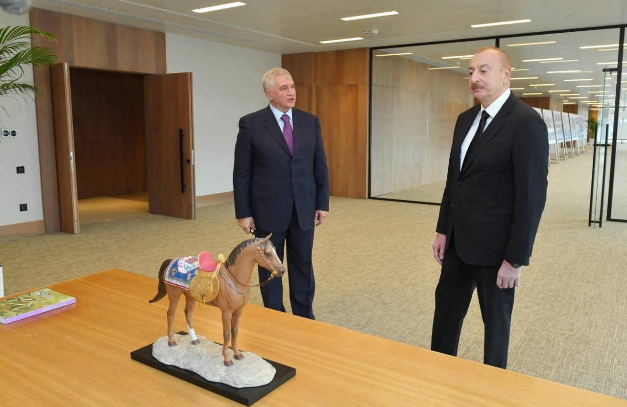 Prezident Bakı Ağ Şəhərin Mərkəzi Park Kvartalında - FOTO/VİDEO - foto 13