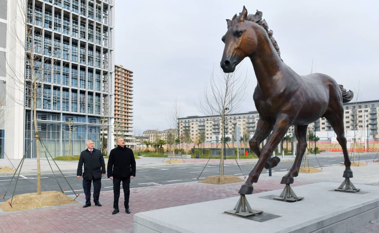 Prezident Bakı Ağ Şəhərin Mərkəzi Park Kvartalında - FOTO/VİDEO - foto 15