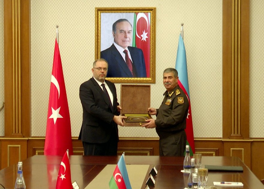 Azərbaycan və  Türkiyə arasında hərbi məsələlər MÜZAKİRƏ EDİLDİ - FOTO - foto 2