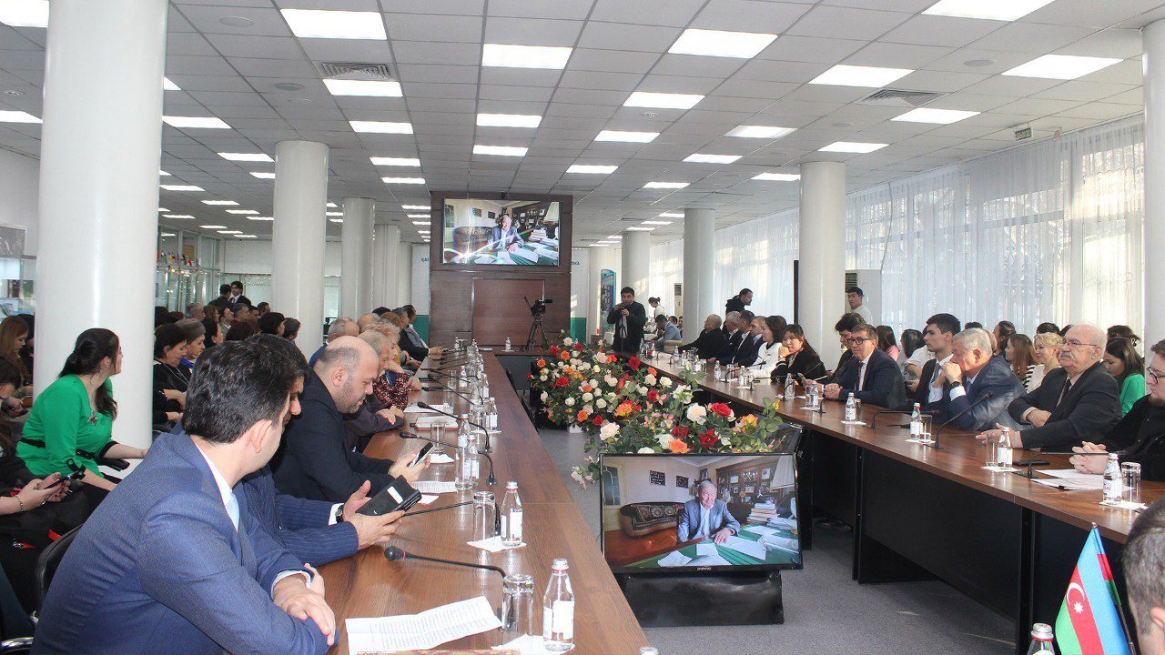 Qazaxıstanda "Heydər Əliyev və gənclər siyasəti" mövzusunda beynəlxalq konfrans keçirildi – FOTO  - foto 3