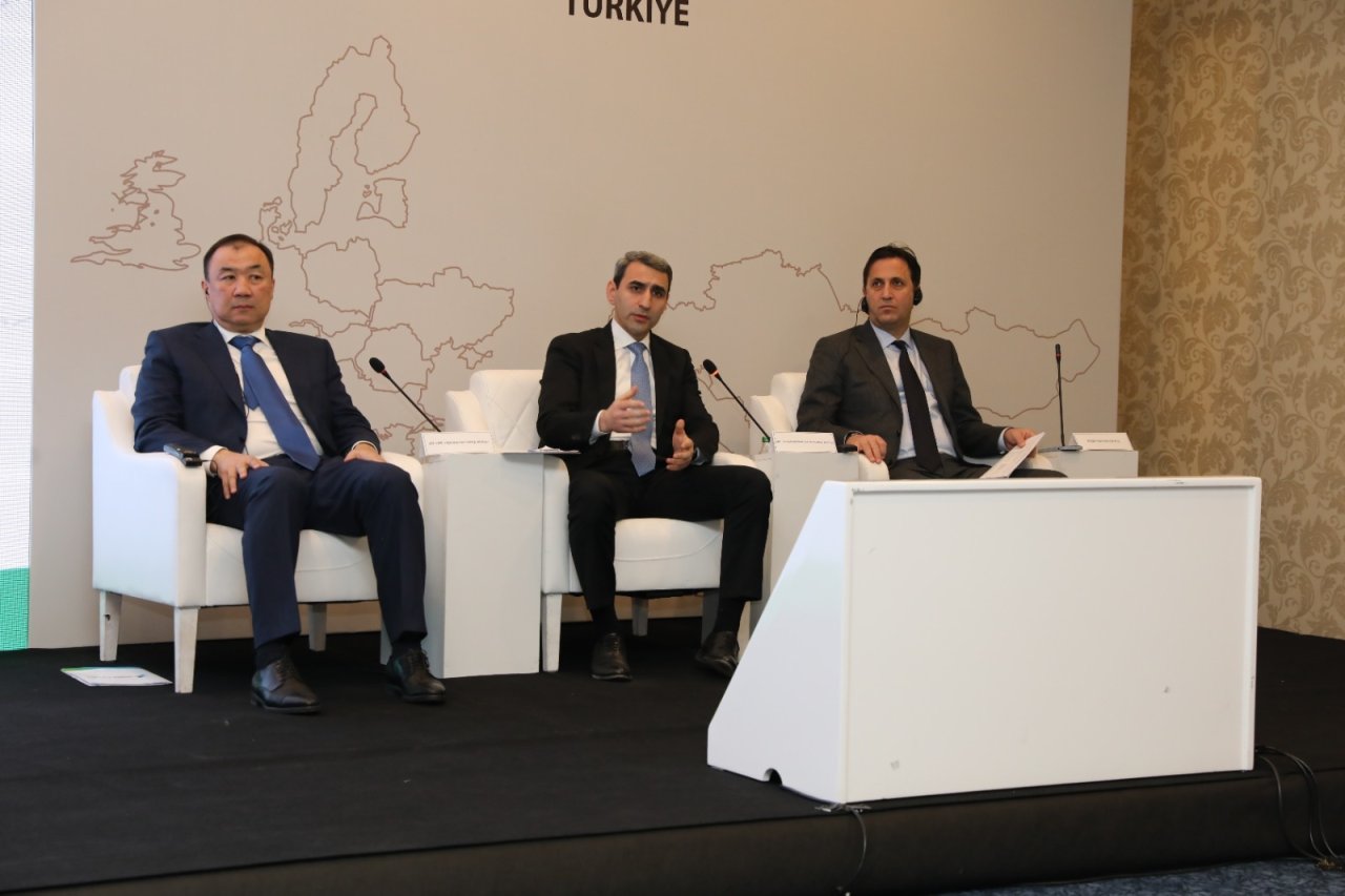 Orta Dəhlizin rəqəmsallaşdırılması üzrə müzakirələr aparılıb - FOTO - foto 1