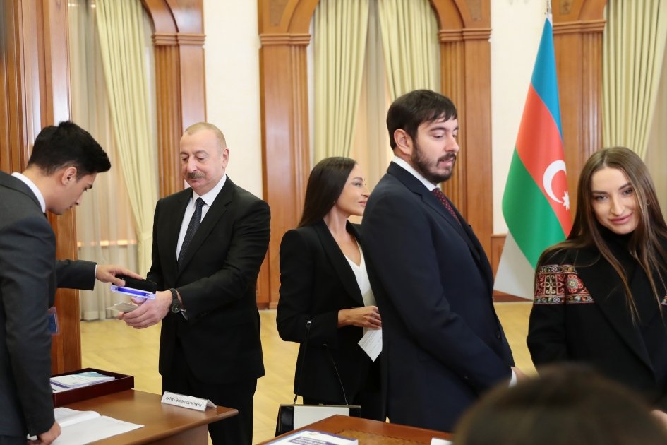 Prezident və ailəsi XANKƏNDİDƏ - FOTO/VİDEO - foto 5