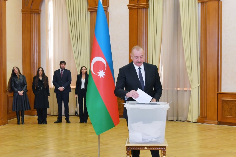 Prezident və ailəsi XANKƏNDİDƏ - FOTO/VİDEO - foto 14