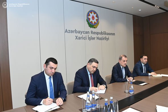 XİN başçısı Xovayevlə Ermənistanla sülh prosesinin cari vəziyyətini MÜZAKİRƏ EDİB - FOTO - foto 1
