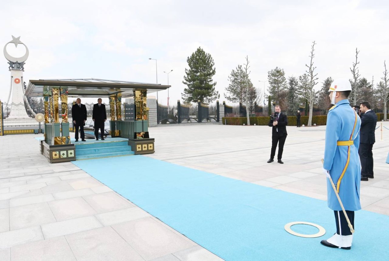 İlham Əliyevin Türkiyədə rəsmi qarşılanma mərasimi – FOTO/VİDEO  - foto 4