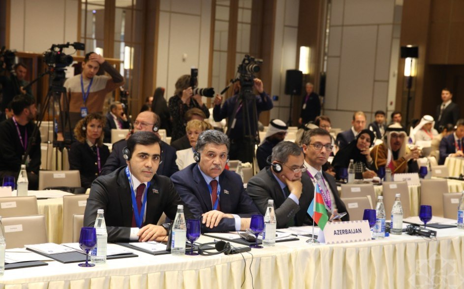 Asiya Parlament Assambleyasının 14-cü plenar sessiyası komitə iclasları ilə davam etdirilib - FOTO - foto 1