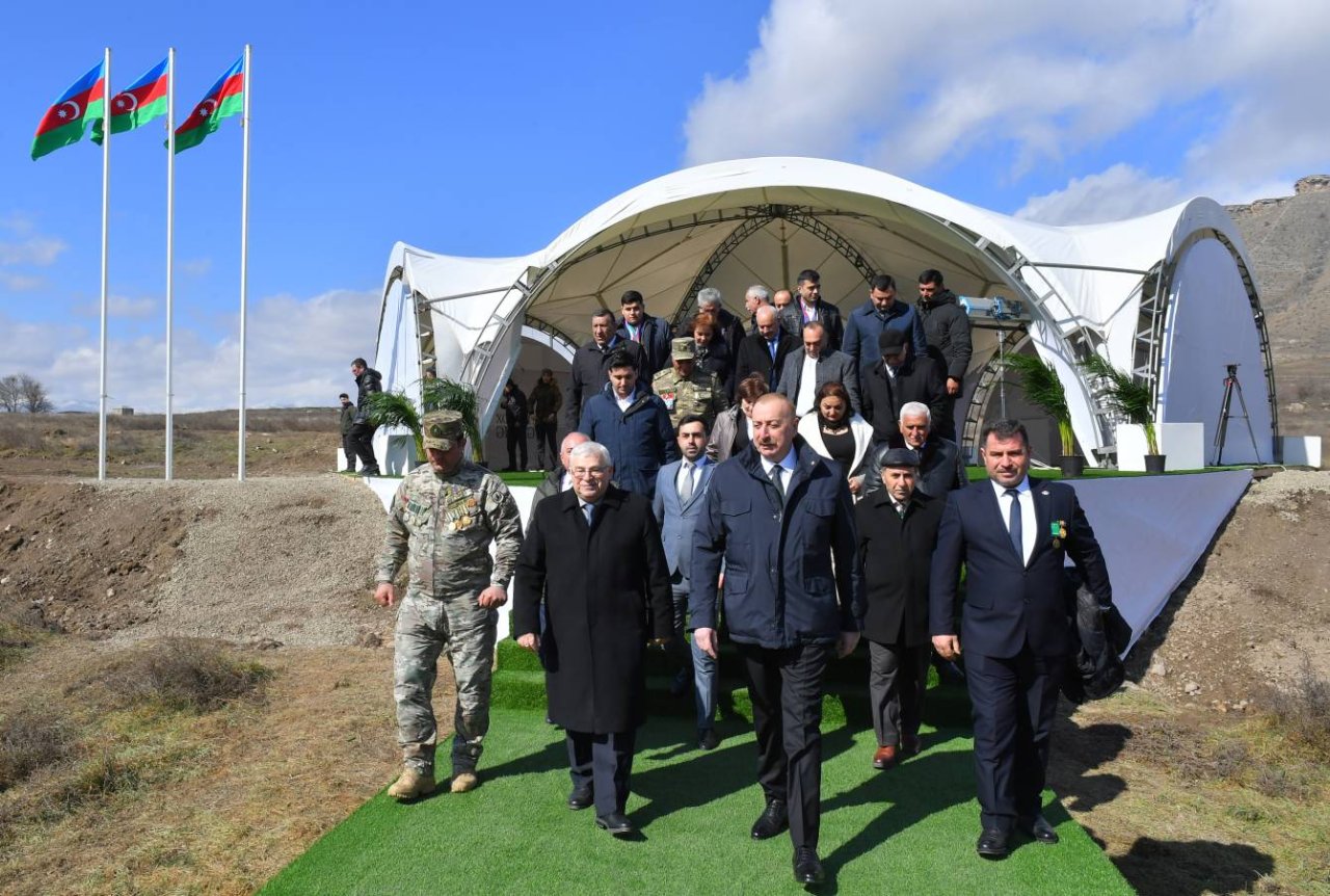 İlham Əliyev Xocalıda soyqırımı memorialının təməlini qoydu – FOTO/VİDEO - foto 21