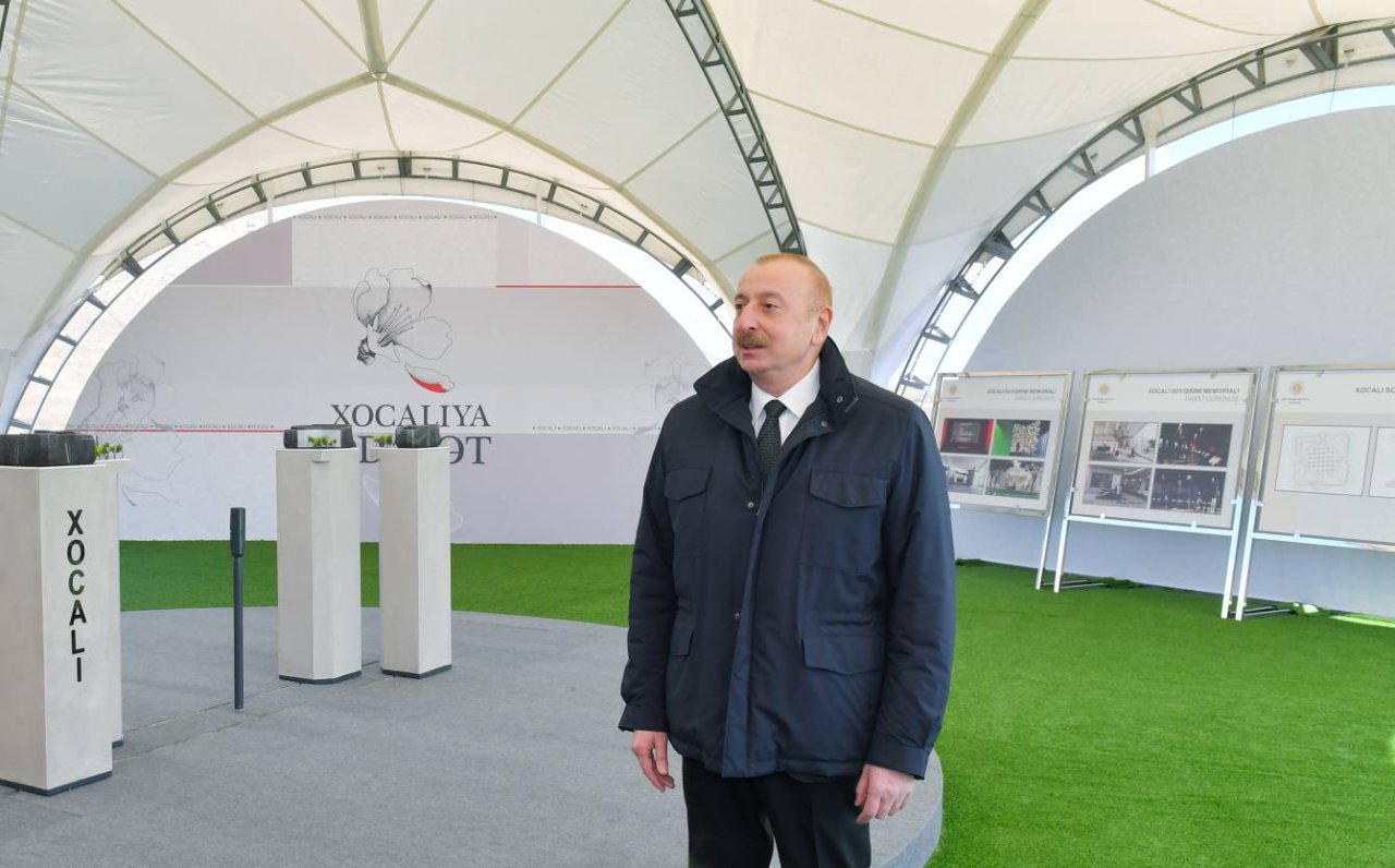 İlham Əliyev Xocalıda soyqırımı memorialının təməlini qoydu – FOTO/VİDEO - foto 4