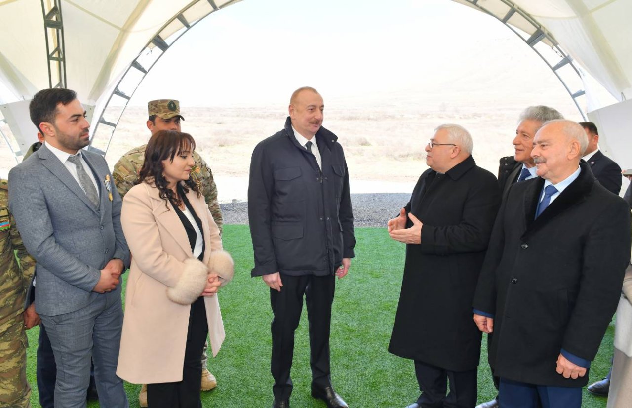 İlham Əliyev Xocalıda soyqırımı memorialının təməlini qoydu – FOTO/VİDEO - foto 15
