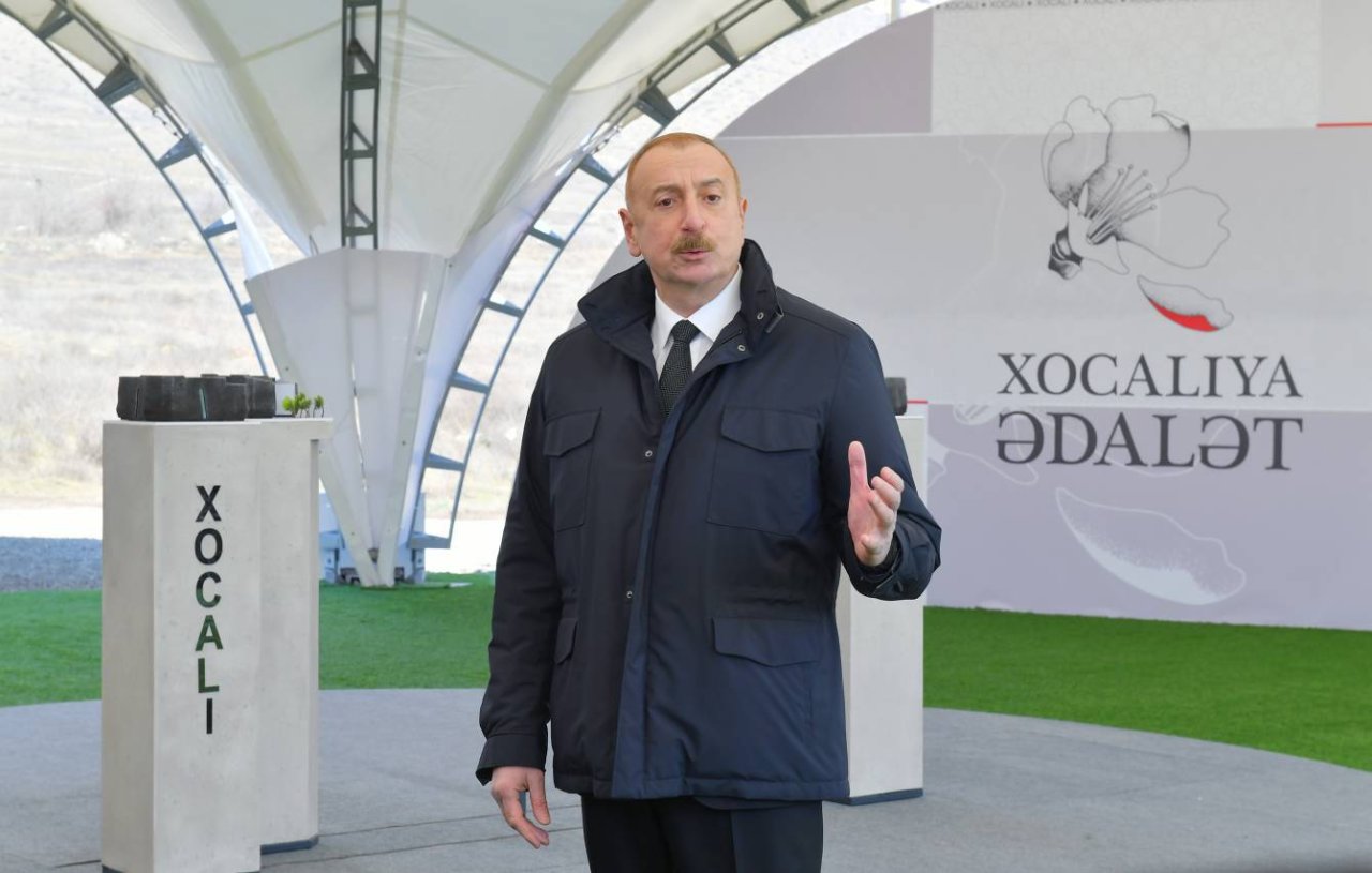 İlham Əliyev Xocalıda soyqırımı memorialının təməlini qoydu – FOTO/VİDEO - foto 9