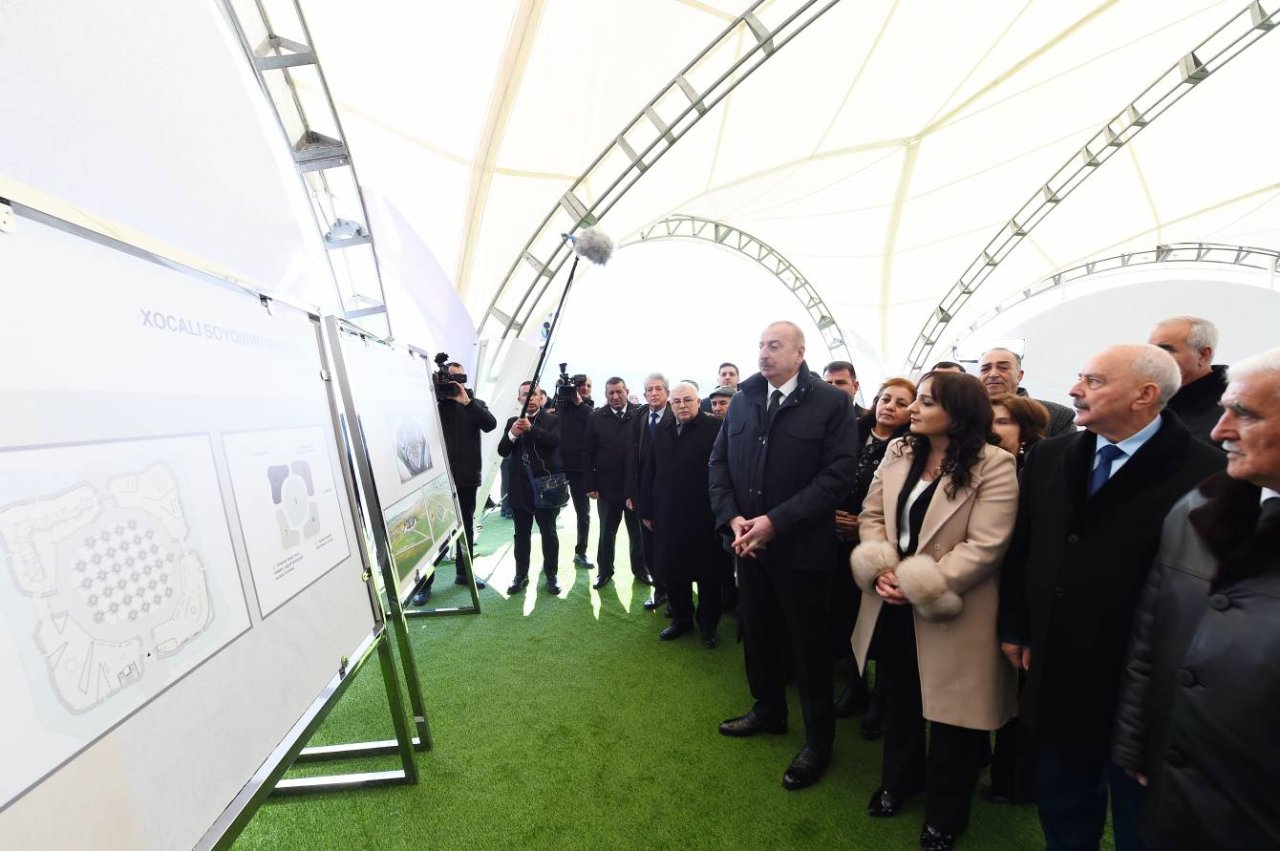 İlham Əliyev Xocalıda soyqırımı memorialının təməlini qoydu – FOTO/VİDEO - foto 12