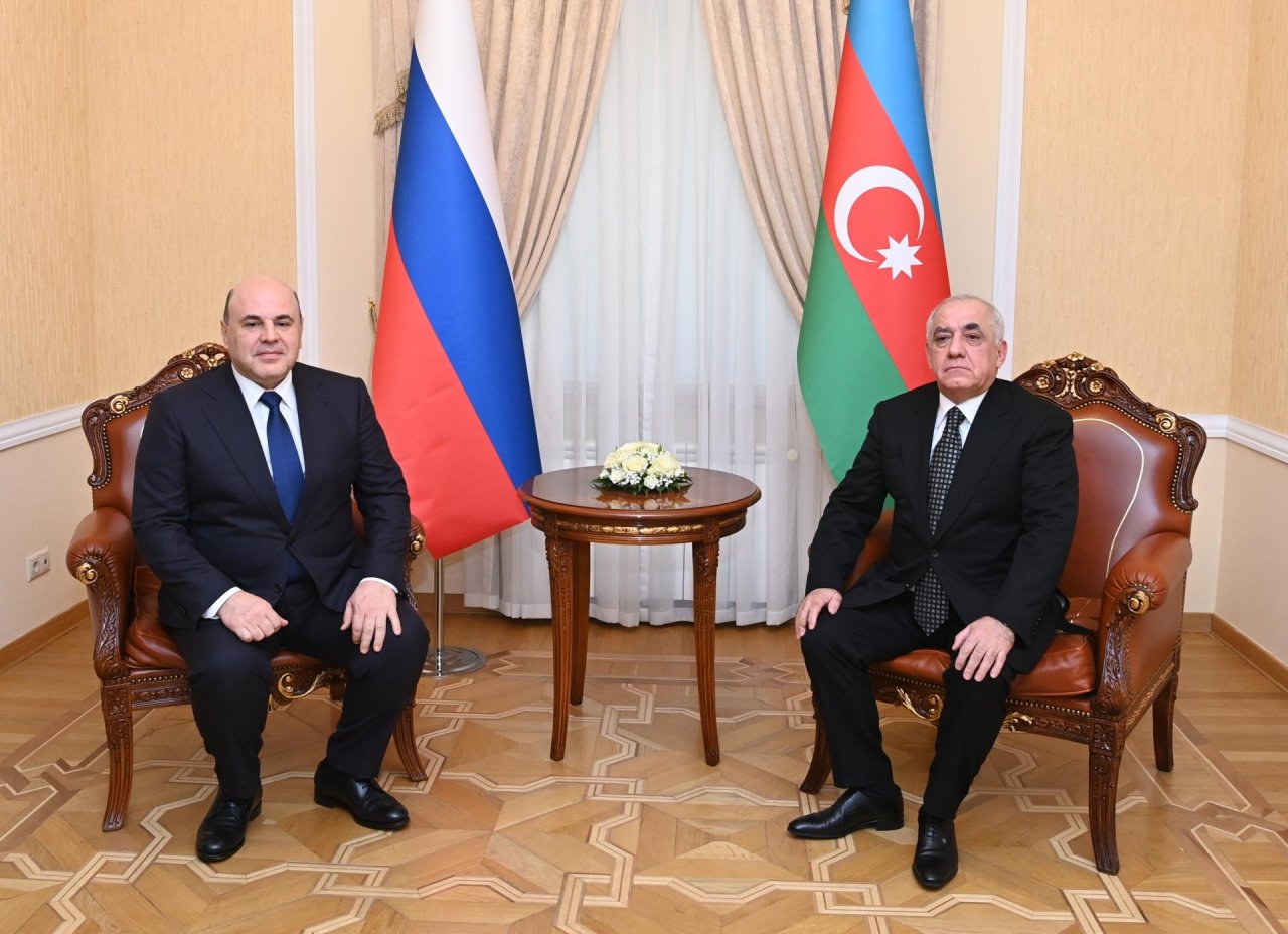 Azərbaycan və Rusiyanın Baş nazirlərinin təkbətək və geniştərkibdə görüşləri olub - FOTO - foto 3