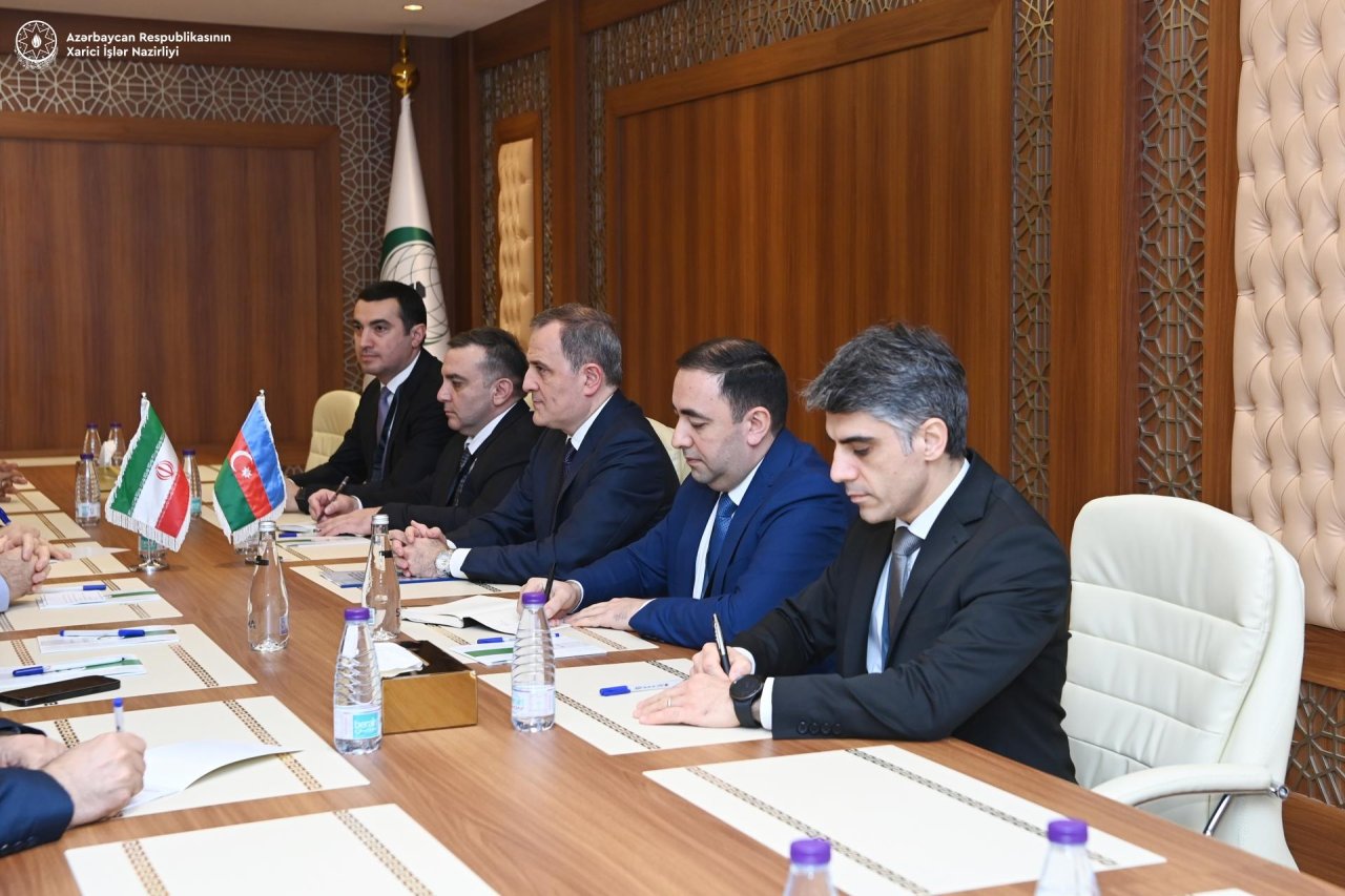 Azərbaycan və İran XİN başçıları bölgədəki cari vəziyyəti MÜZAKİRƏ EDİBLƏR - FOTO - foto 2