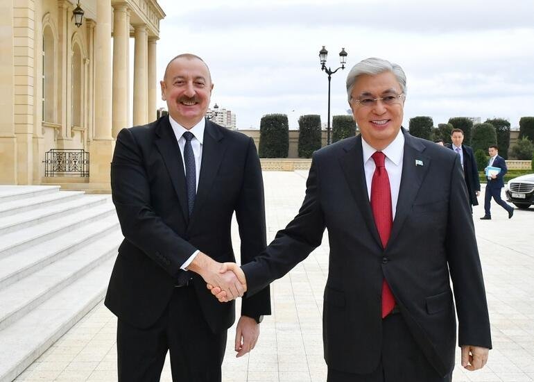 Tokayevin rəsmi qarşılanma mərasimi oldu - FOTO - foto 11