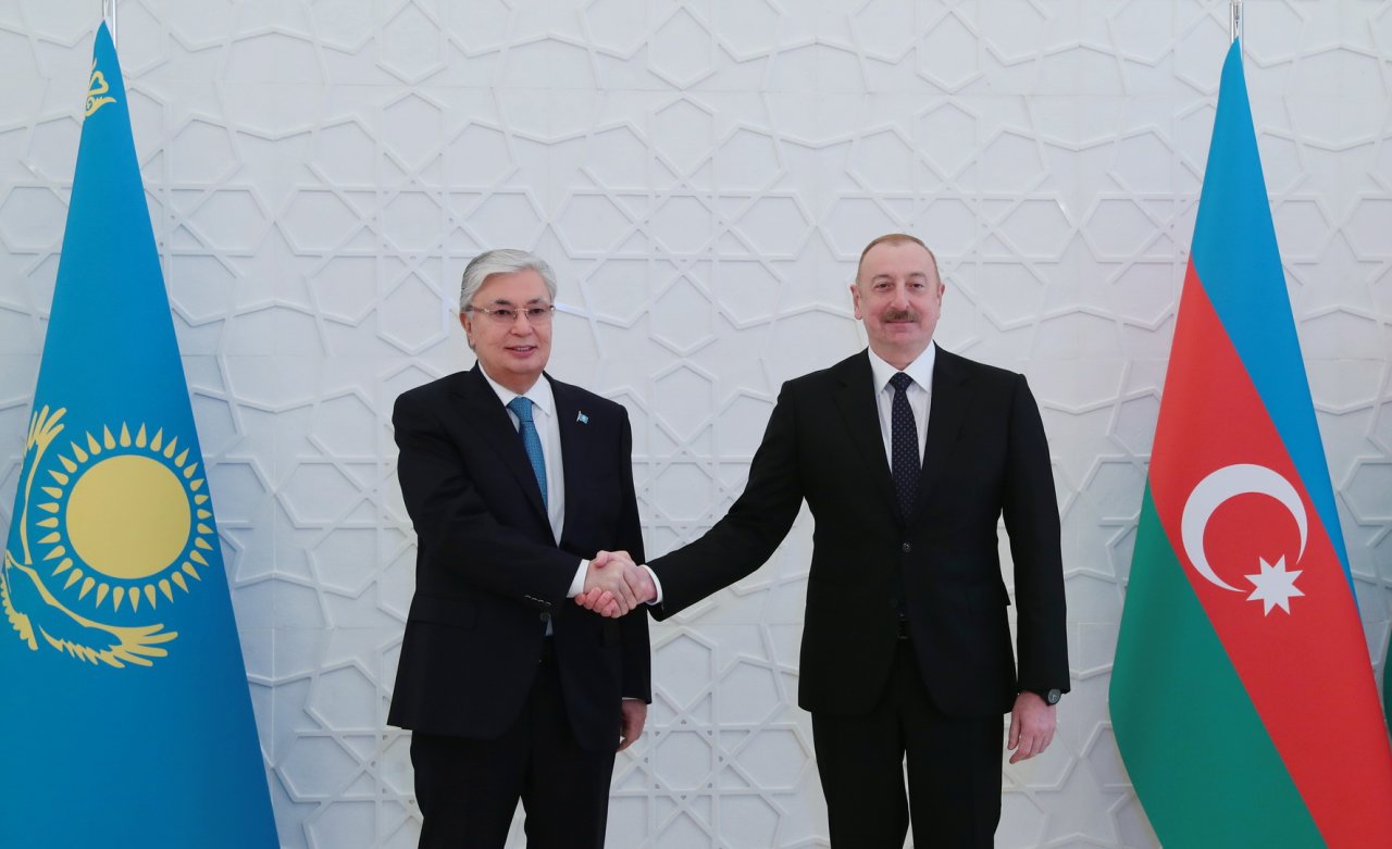 Tokayevin rəsmi qarşılanma mərasimi oldu - FOTO - foto 10