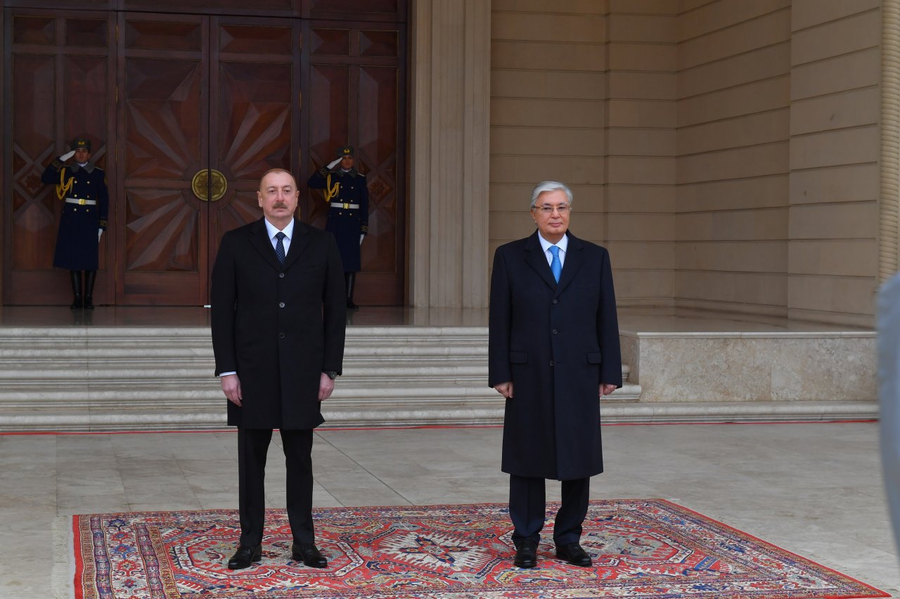 Tokayevin rəsmi qarşılanma mərasimi oldu - FOTO - foto 6